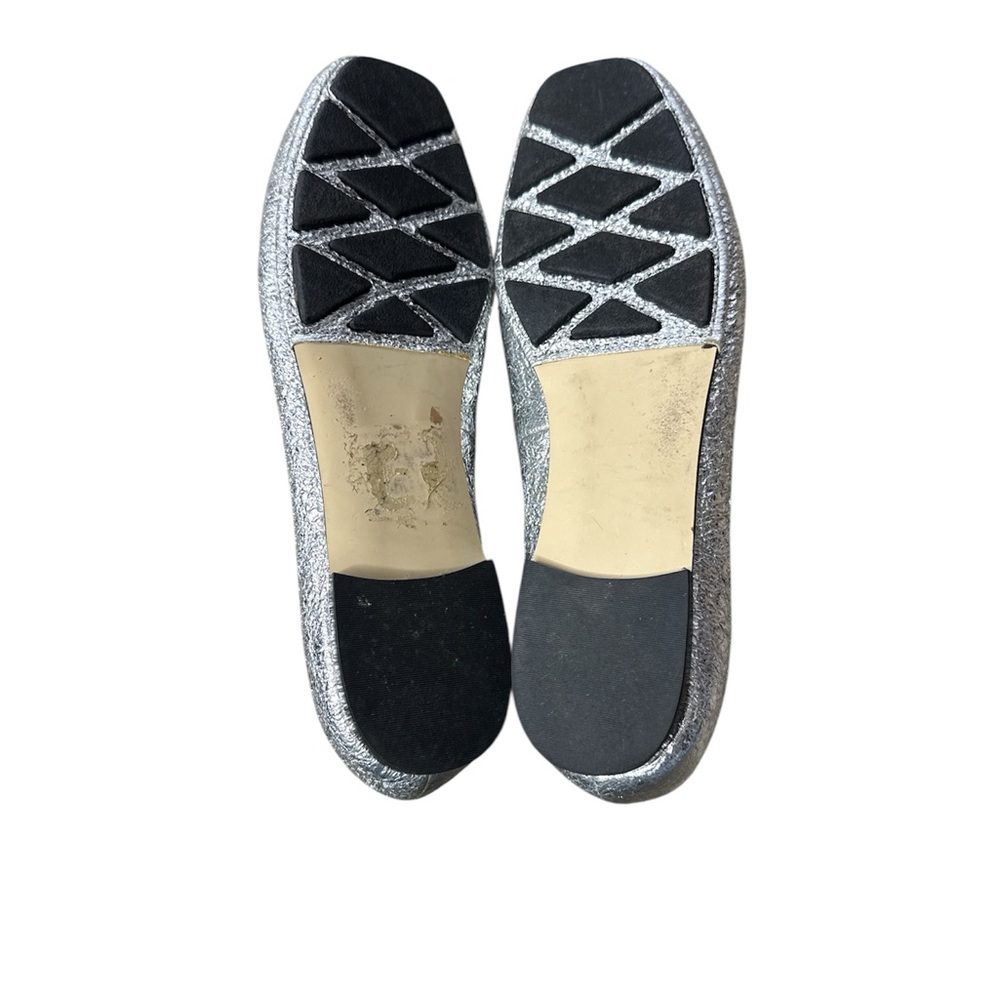 Tory Burch Laila 2 Driver Ballet Flats Crinkle Metallic Silver Shoes Sz 7.5 - Picture 5 of 6